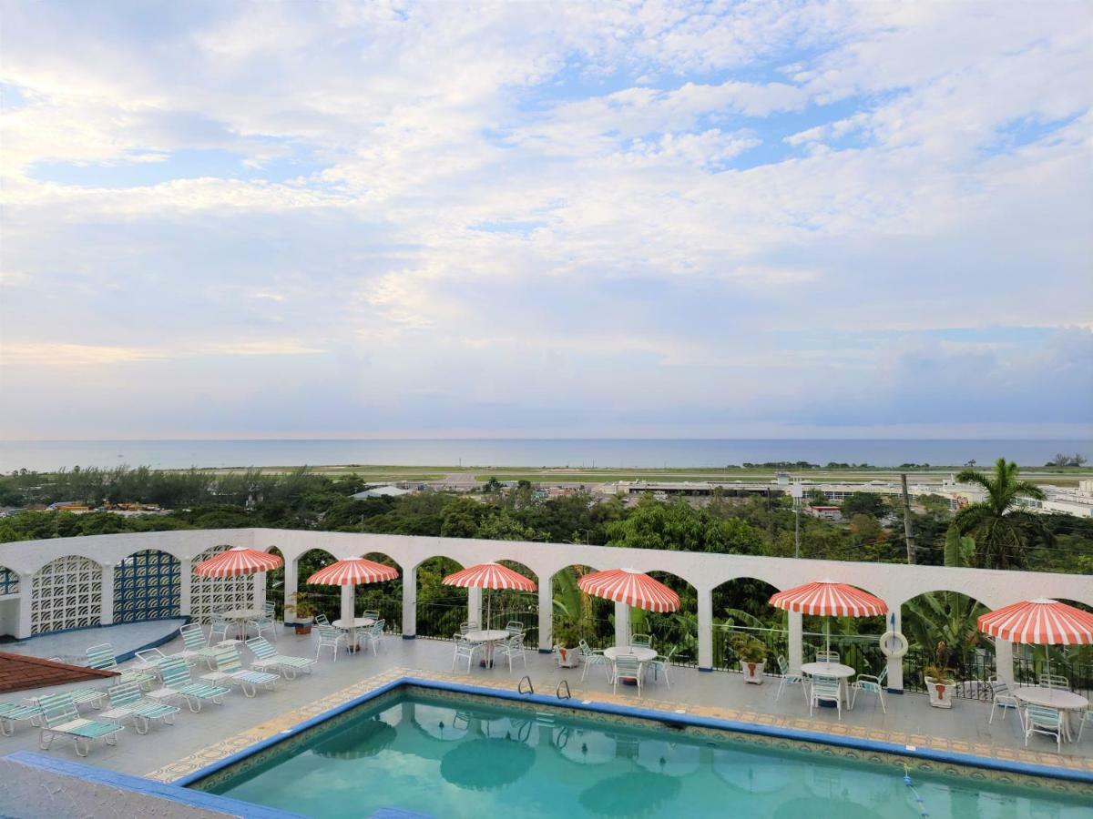 Montego Hotel Montego Bay Esterno foto